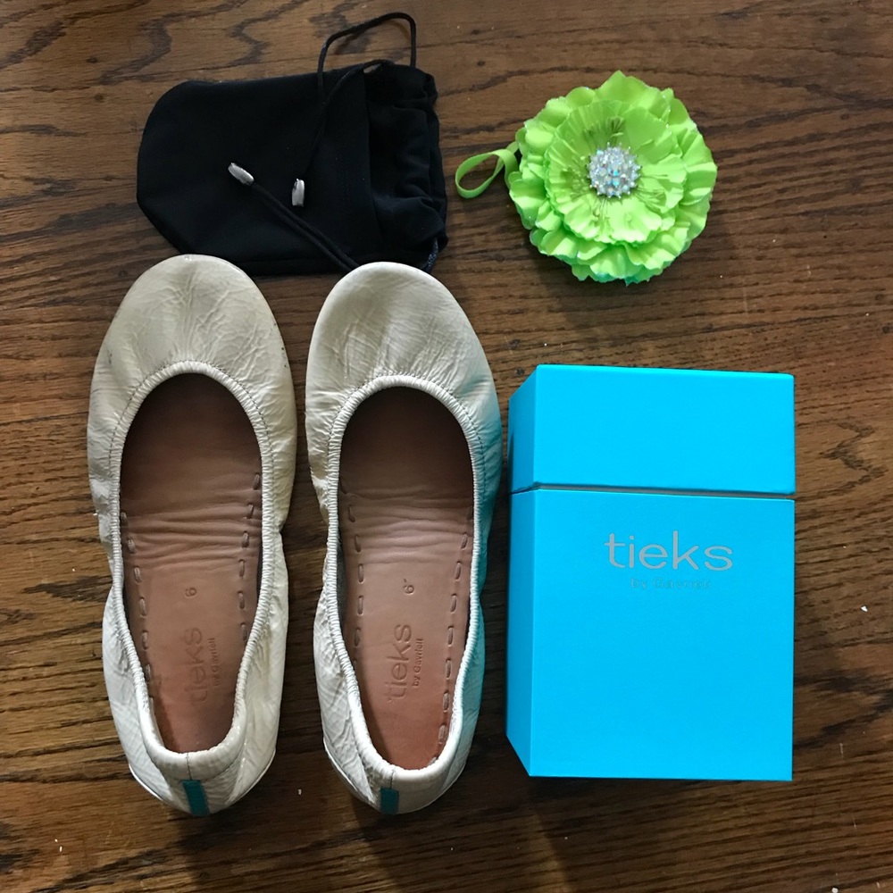 Tieks - size 6 Biscotti Patent